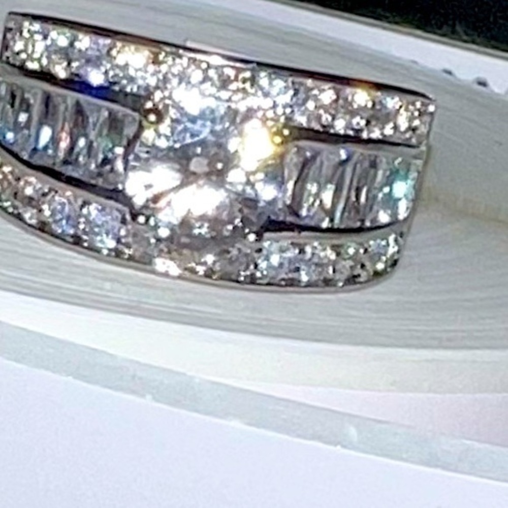 Elegant 18k White Gold finish Ladies Ring Diamonds 4.3 cts 925s stamped …